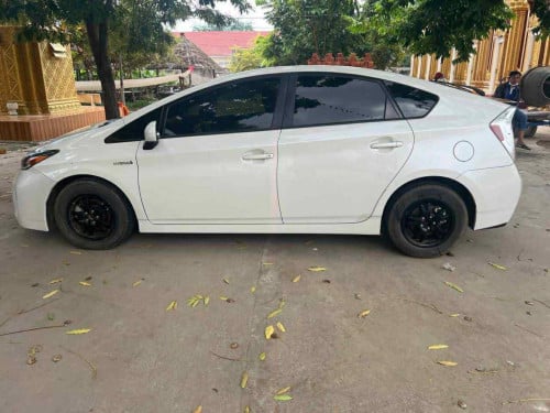 PRIUS 2014 For Rent /出租
