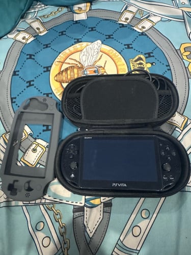 PSvita 128G full jailbreak ដំណើរការទាំងអស់ គ្រាន់រ៉ែ speaker free Case box and charger