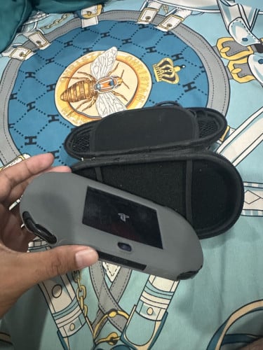 PSvita 128G full jailbreak ដំណើរការទាំងអស់ គ្រាន់រ៉ែ speaker free Case box and charger