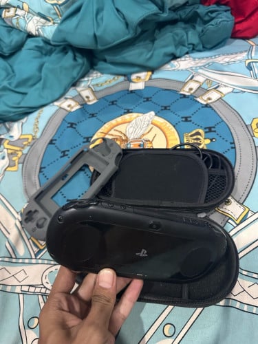 PSvita 128G full jailbreak ដំណើរការទាំងអស់ គ្រាន់រ៉ែ speaker free Case box and charger