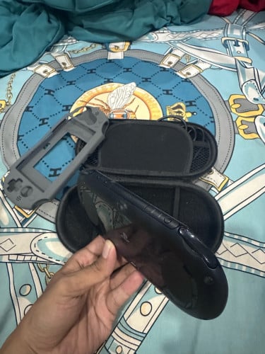 PSvita 128G full jailbreak ដំណើរការទាំងអស់ គ្រាន់រ៉ែ speaker free Case box and charger