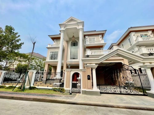 Queen Villa for Sale In PH