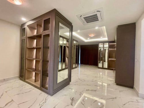 Queen Villa for Sale In PH