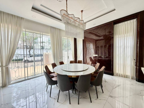 Queen Villa for Sale In PH