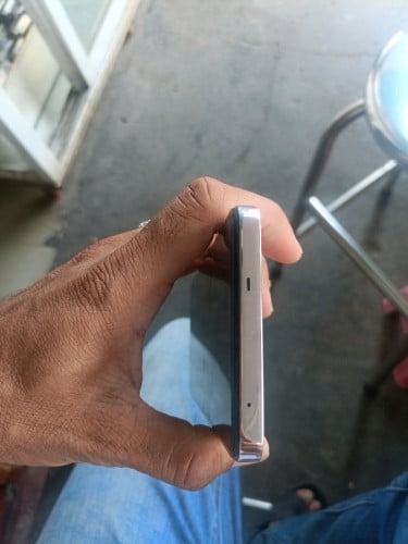 Reno 12F(ក្រុមហ៊ុន)