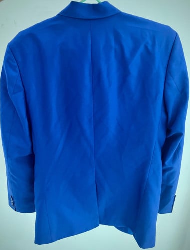 Reselling អាវធំ 95%ថ្មី លក់លៃឡុង