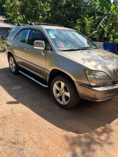 Rx300 2001 ប៉ុង2 5800$ បាត់កាត
