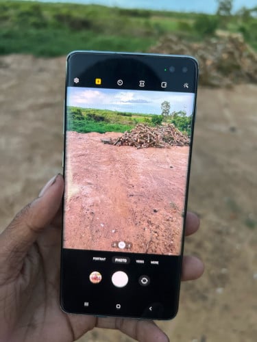 S10 plus លក់ប្រញាប់លុយ ទើបទិញអត់ដែរបានប្រើ