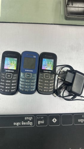 Samsung បុរាណរបស់កម្ររក ហ្សុីនសំណុំ មានពិល វិទ្យុ