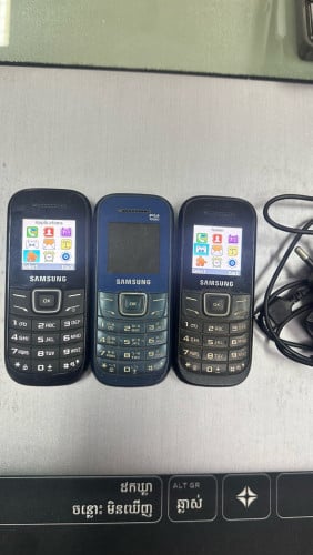 Samsung បុរាណរបស់កម្ររក ហ្សុីនសំណុំ មានពិល វិទ្យុ