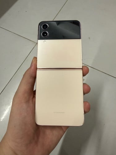 Samsung Flip 4 Company