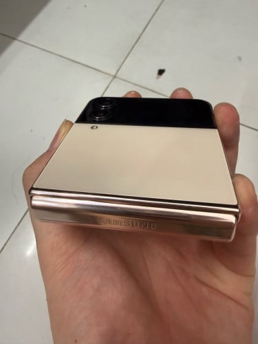 Samsung Flip 4 Company