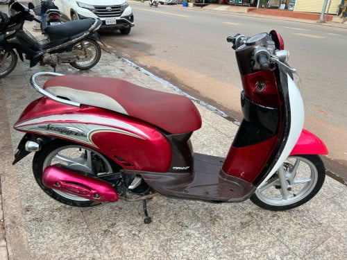 Scoopy 012
