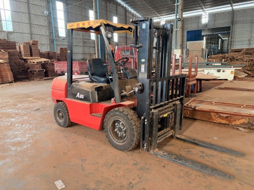 Sell Forklift 3T 6M