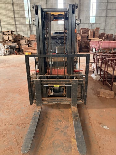Sell Forklift 3T 6M