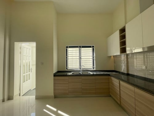 Shophouse for rent borey peng huoth 50m