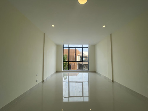 Shophouse for rent borey peng huoth 50m