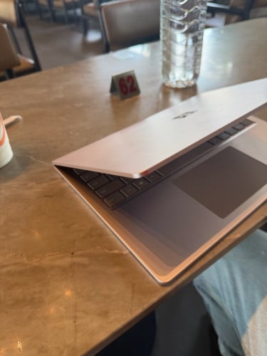 Surface laptop 4 core i7-11th 99%