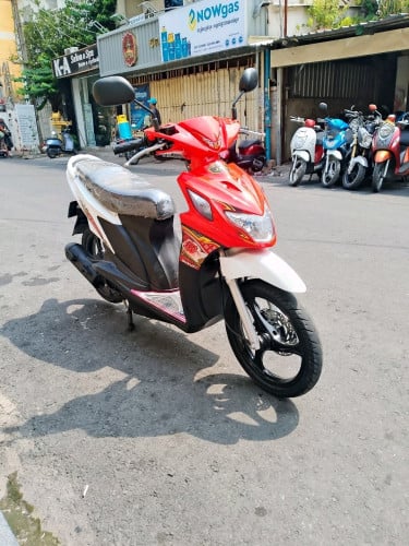Suzuki Nex 2013 ឡើង