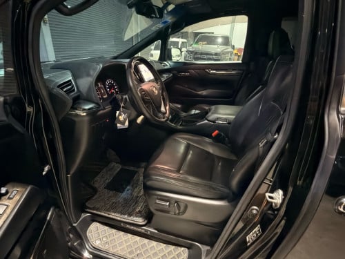 Toyota Alphard Auto3