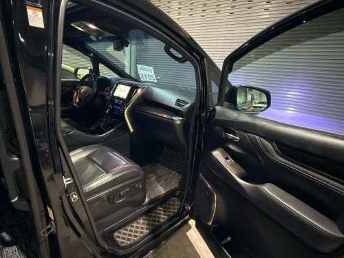Toyota Alphard Auto3