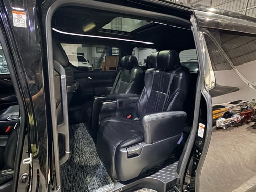 Toyota Alphard Auto3