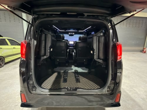 Toyota Alphard Auto3