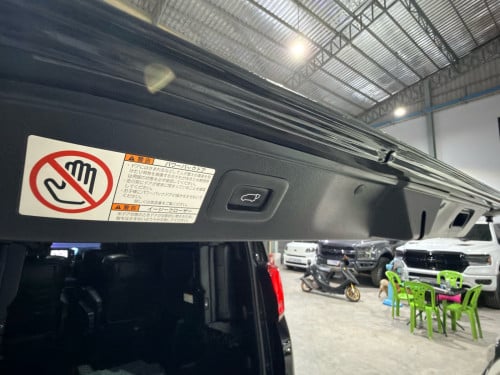 Toyota Alphard Auto3