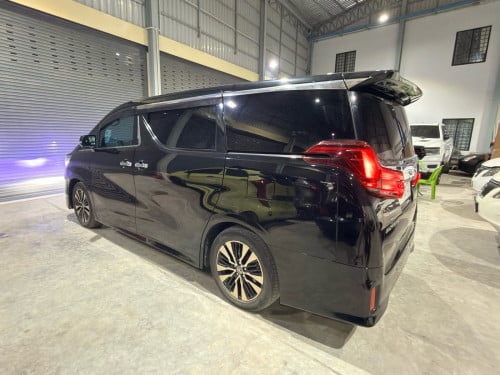 Toyota Alphard Auto3