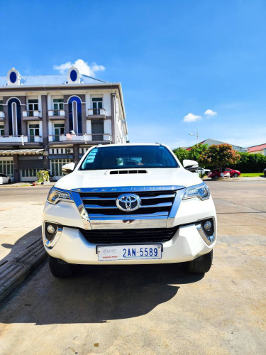 Toyota Fortuner 2016 For Rent /出租