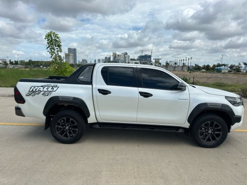 Toyota Hilux Revo rally 022