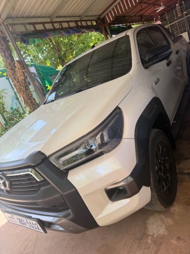 Toyota hilux revo rally