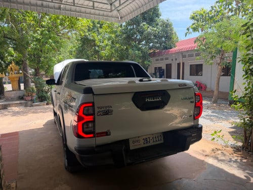 Toyota hilux revo rally