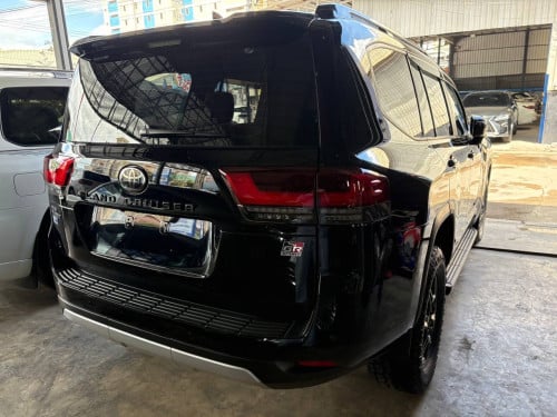 TOYOTA LANDCRUISER GR-SPORT 2022 Full Options• ឡាន ១ទឹក 20000kmជាង នៅថ្មីណាស់ ថ្នាំស្សុីន ១ជុំ