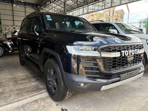 TOYOTA LANDCRUISER GR-SPORT 2022 Full Options• ឡាន ១ទឹក 20000kmជាង នៅថ្មីណាស់ ថ្នាំស្សុីន ១ជុំ