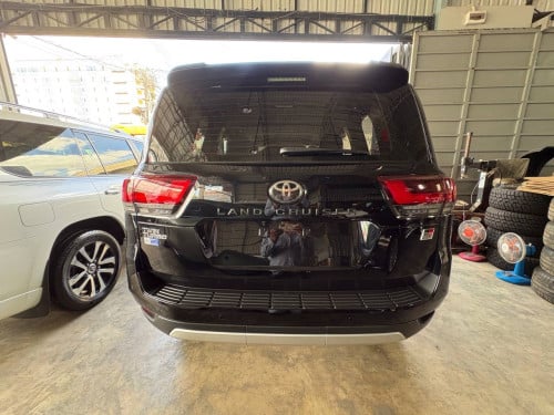 TOYOTA LANDCRUISER GR-SPORT 2022 Full Options• ឡាន ១ទឹក 20000kmជាង នៅថ្មីណាស់ ថ្នាំស្សុីន ១ជុំ