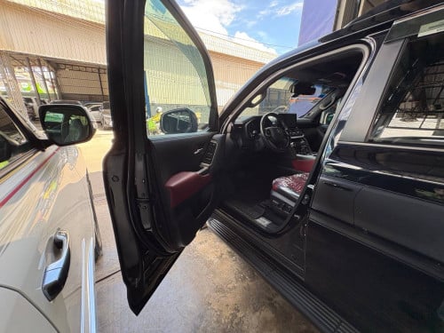 TOYOTA LANDCRUISER GR-SPORT 2022 Full Options• ឡាន ១ទឹក 20000kmជាង នៅថ្មីណាស់ ថ្នាំស្សុីន ១ជុំ