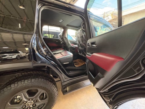 TOYOTA LANDCRUISER GR-SPORT 2022 Full Options• ឡាន ១ទឹក 20000kmជាង នៅថ្មីណាស់ ថ្នាំស្សុីន ១ជុំ
