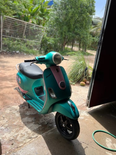 Vespa lx