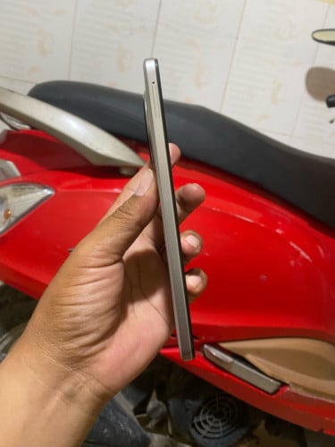 VIVO Y 300i sim2 / 12+12g /512g CH / zin / 98%/