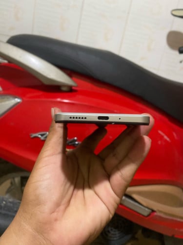 VIVO Y 300i sim2 / 12+12g /512g CH / zin / 98%/