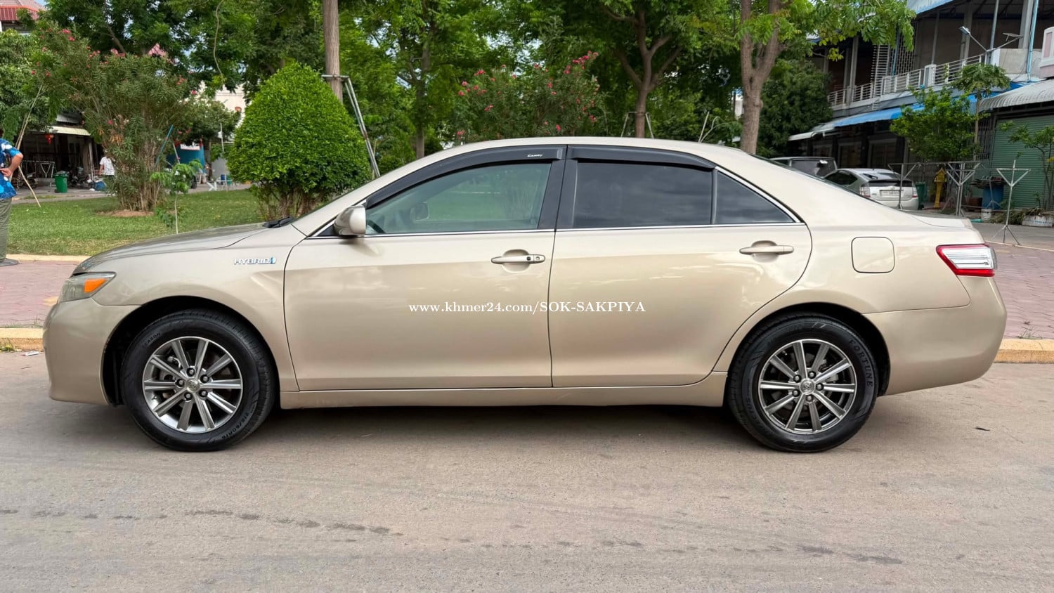 Toyota Camry Hybrid 08