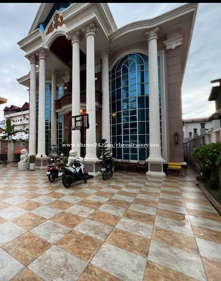 Villa House & Lot for Rent