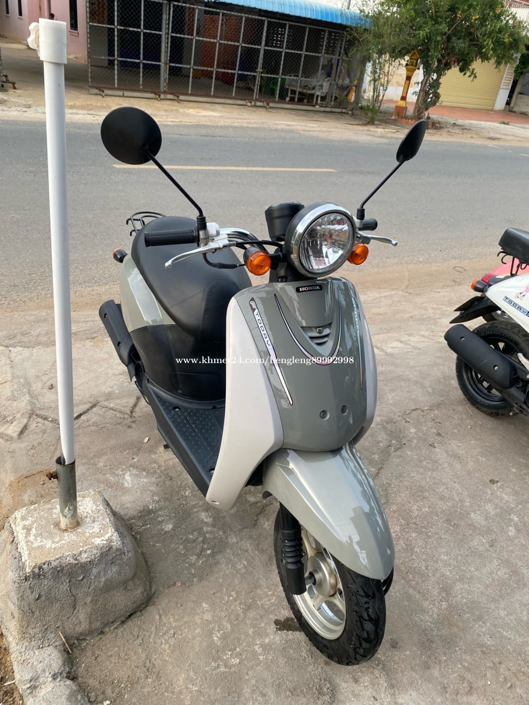 ម៉ូតូលក់ថ្មីស្អាតៗលក់ធូរៗ