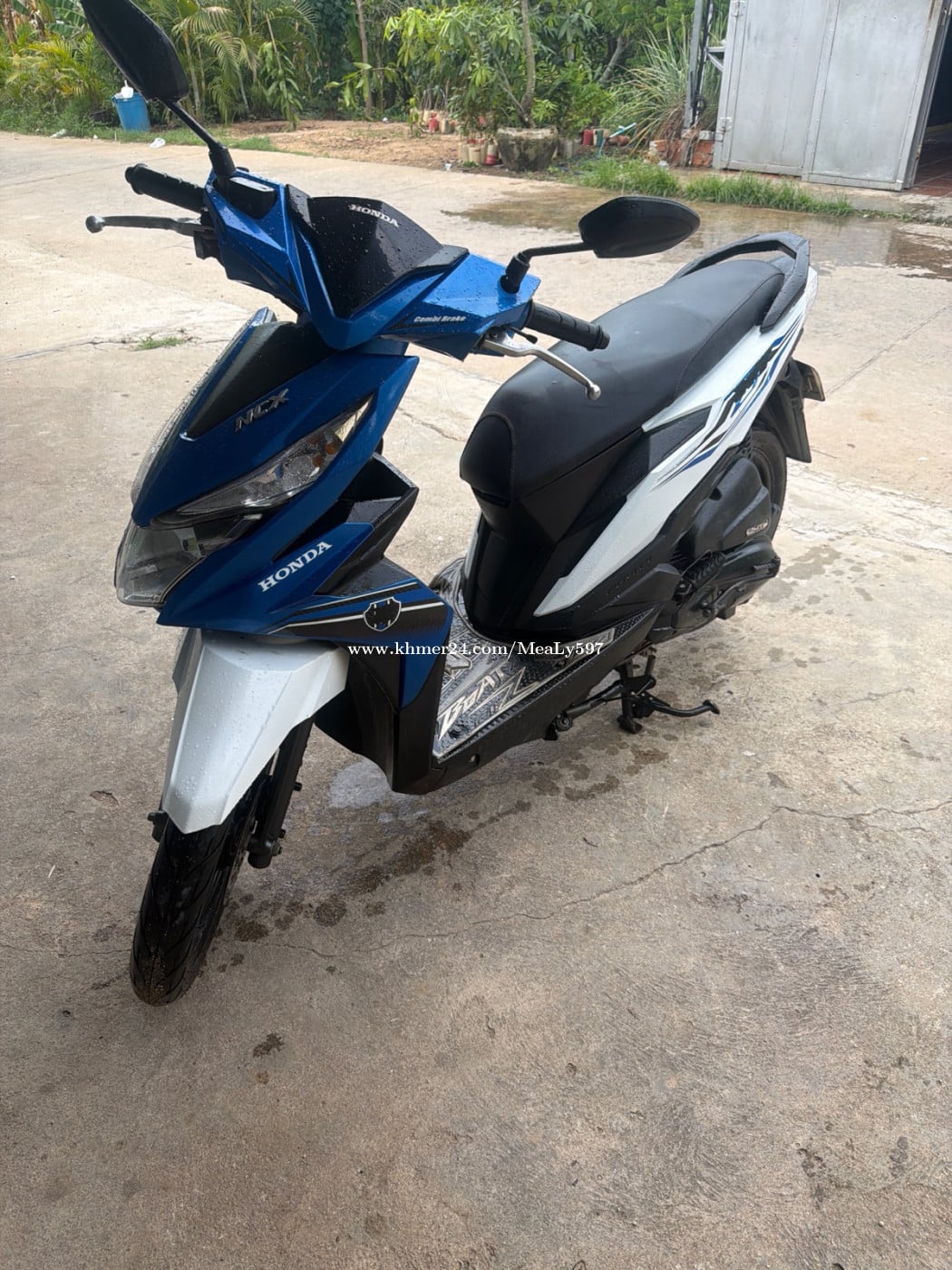 ម៉ូតូលក់ប្រញ៉ាប់លុយ
