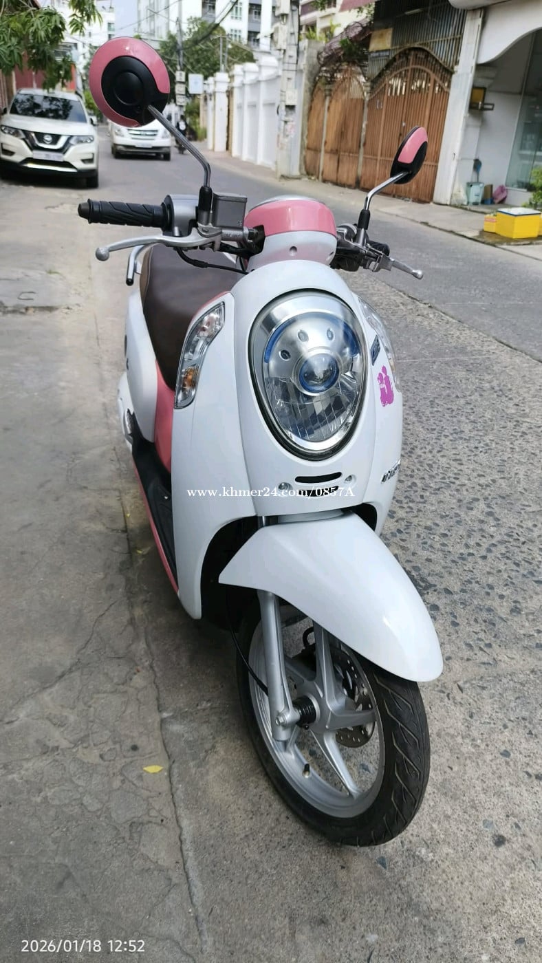 ម៉ូតូScoopyi 015លក់770$មានពន្ធ