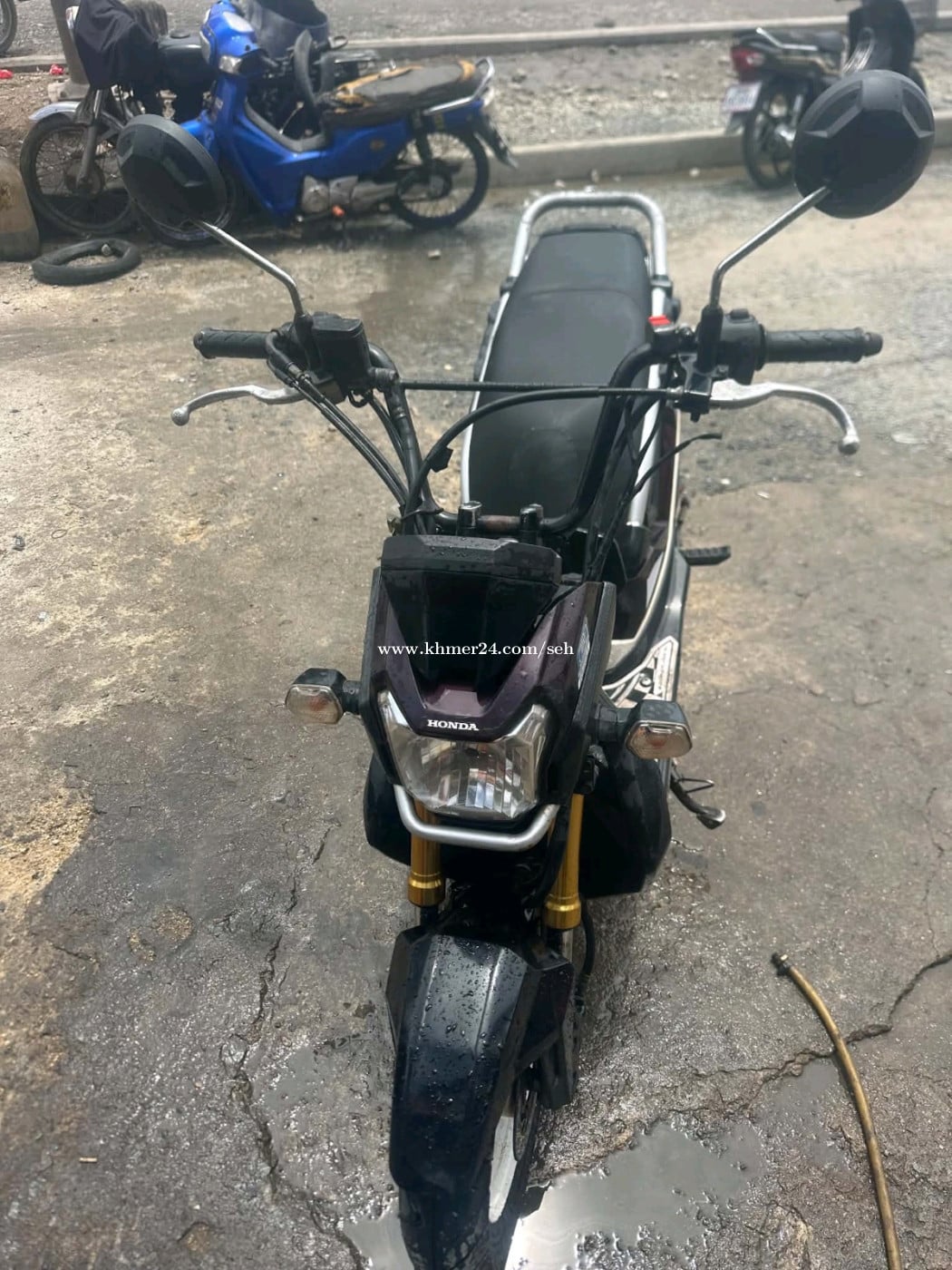 លក់ម៉ូតូZoomer X