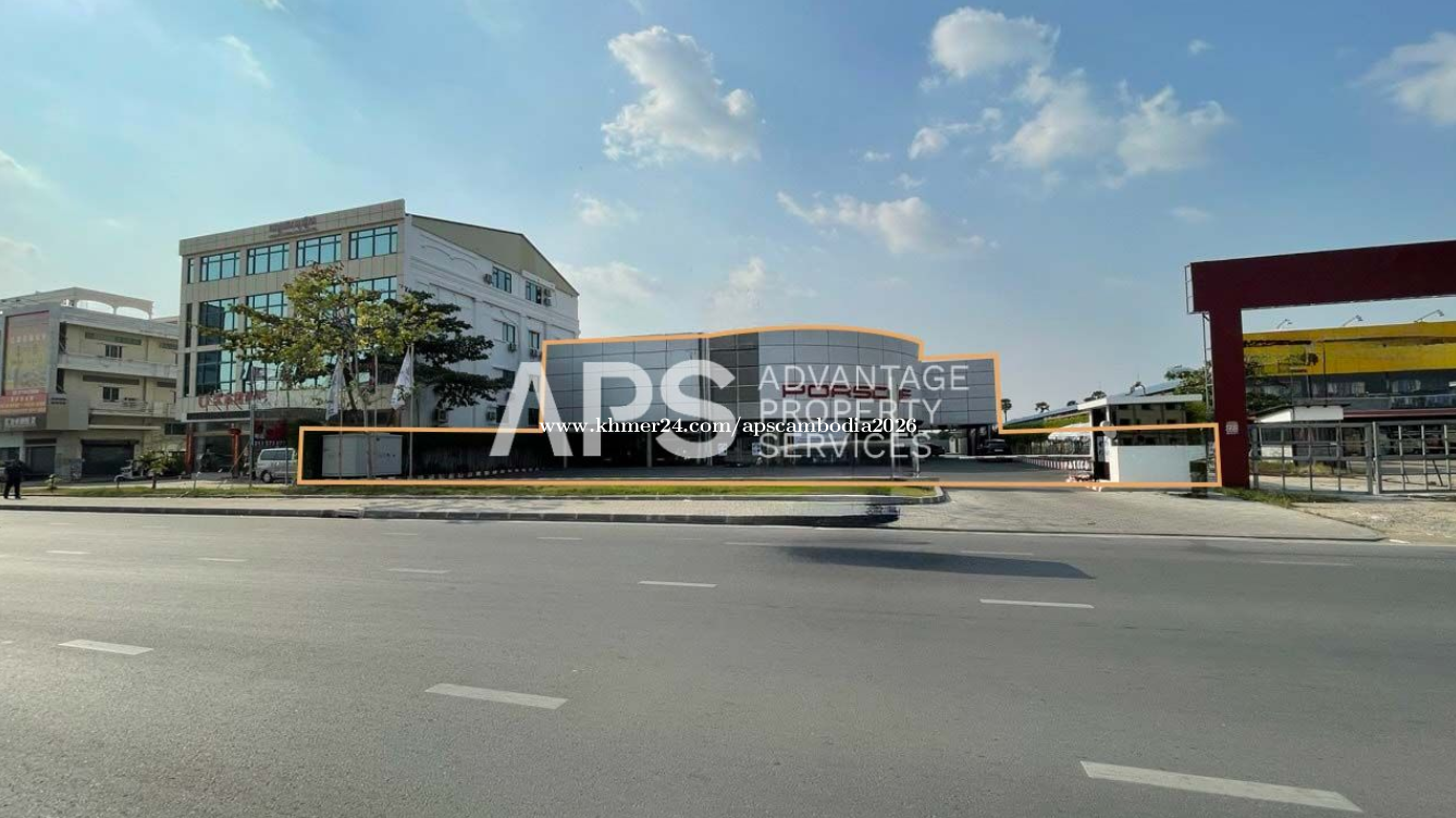 3,500 sqm Garage Showroom for Lease – Russian Blvd