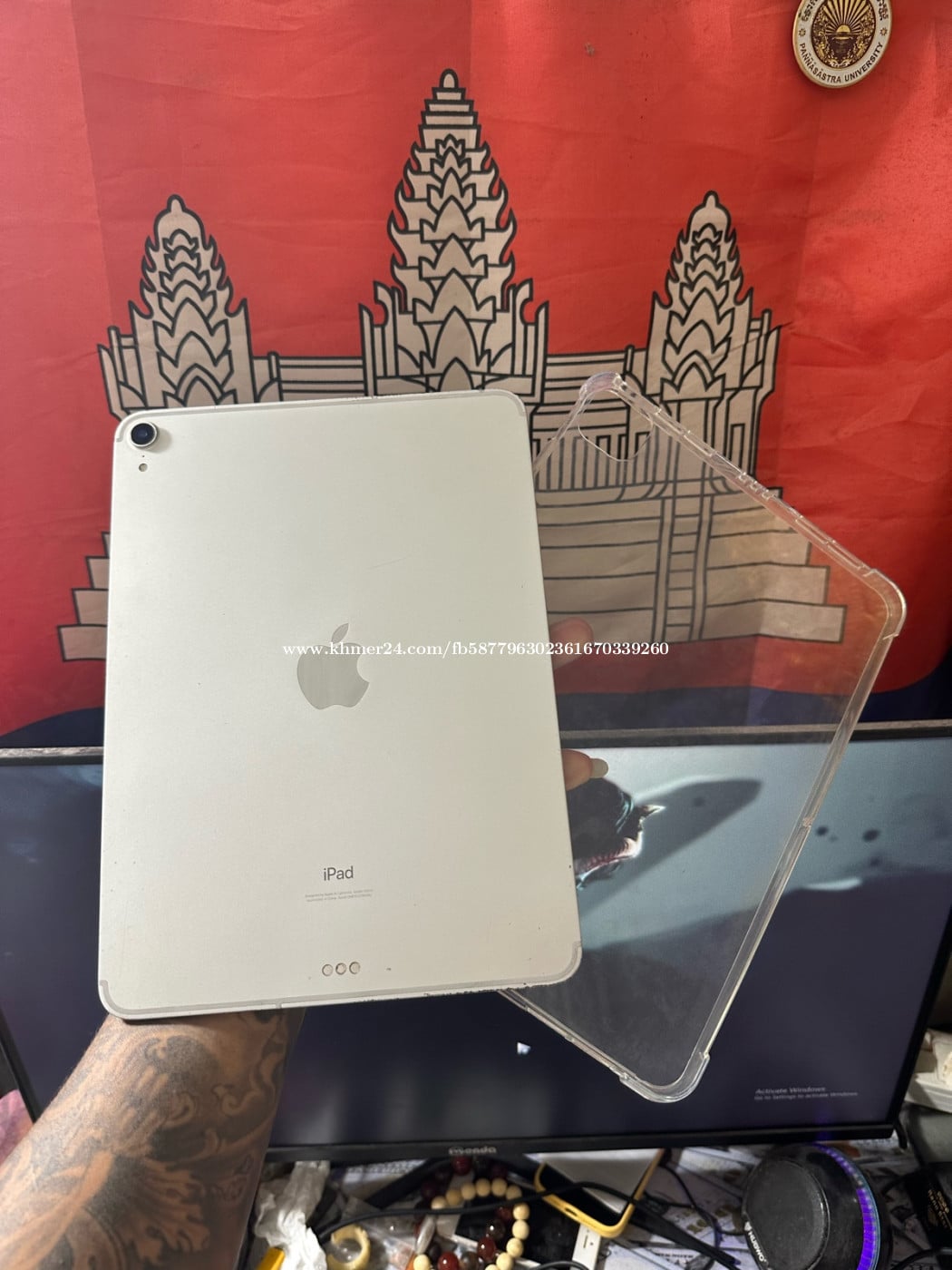I pad pro 11 (2018) / 256g / មានស្កេន / sim+ wifi / តួរស្ទេីរដូចរូប លក់តំលៃក្រោមទីផ្សារ 265$ ដាច់