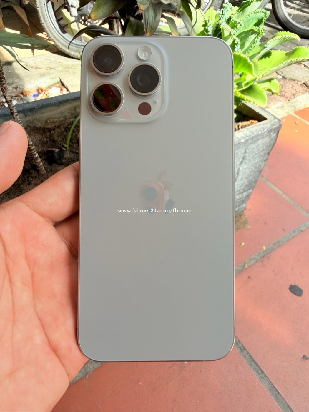 Iphone 15 pro max សានុំលក់650$